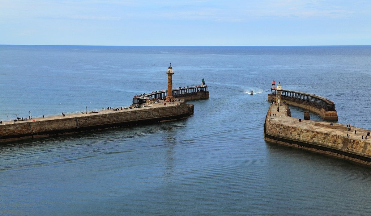 Beginner's Guide to Sailing Along the Yorkshire Coast